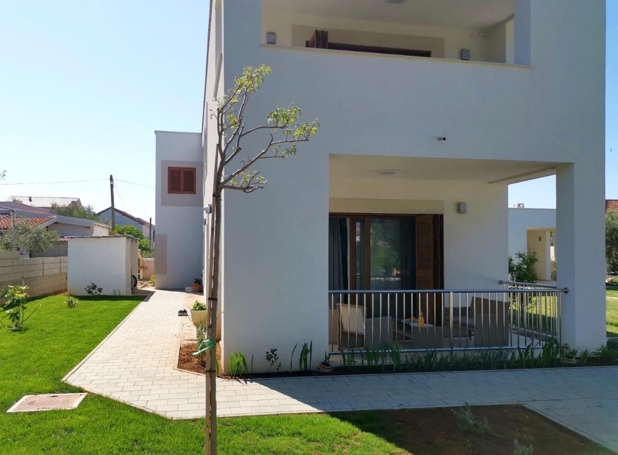 Apartments Leticia Vrsi Bagian luar foto