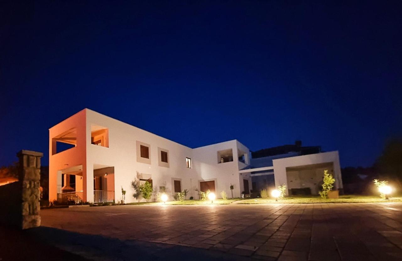 Apartments Leticia Vrsi Bagian luar foto